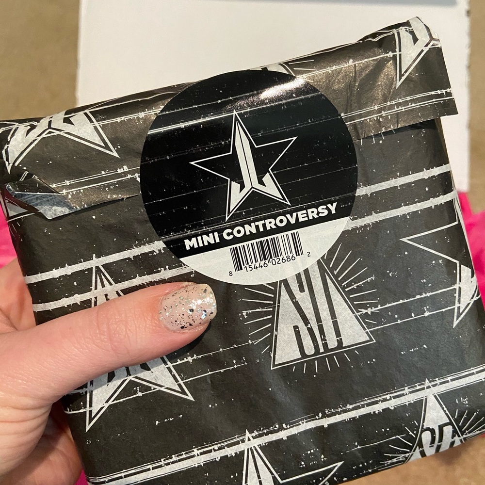 SHANE X JEFFREE ⭐️ Mini Controversy Pallet